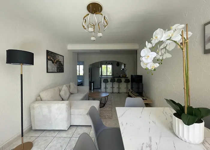 4 Pieces Entre Et Juan Les Pins Антиб